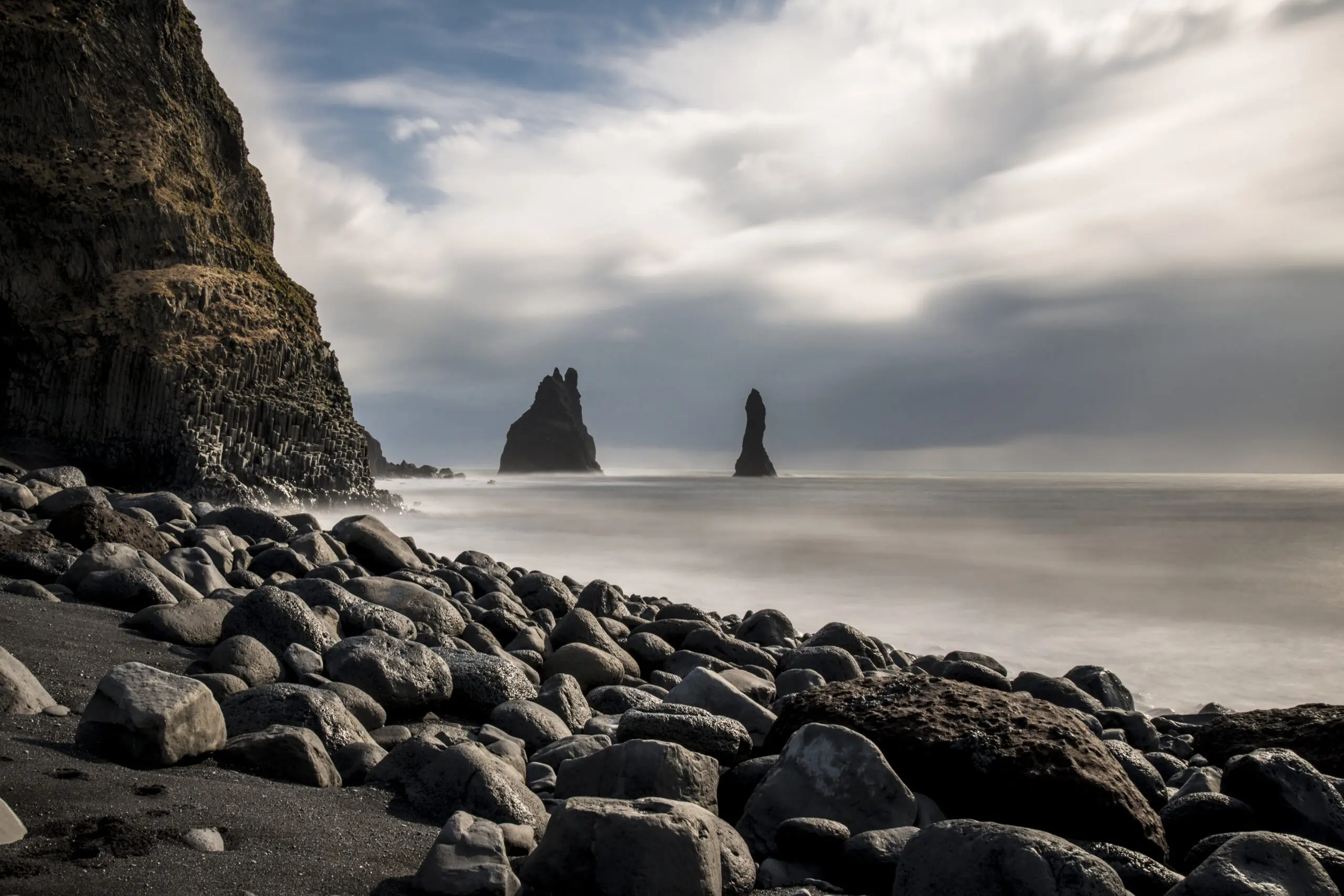 Wandbild (118) Reynisdrangar präsentiert: Wasser,Landschaften,Strände,Gewässer,Meere