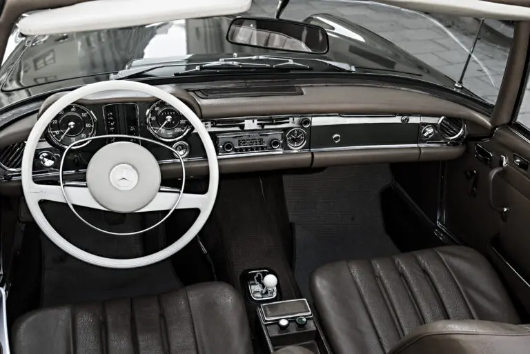  (383) Mercedes präsentiert: Auto, Technik