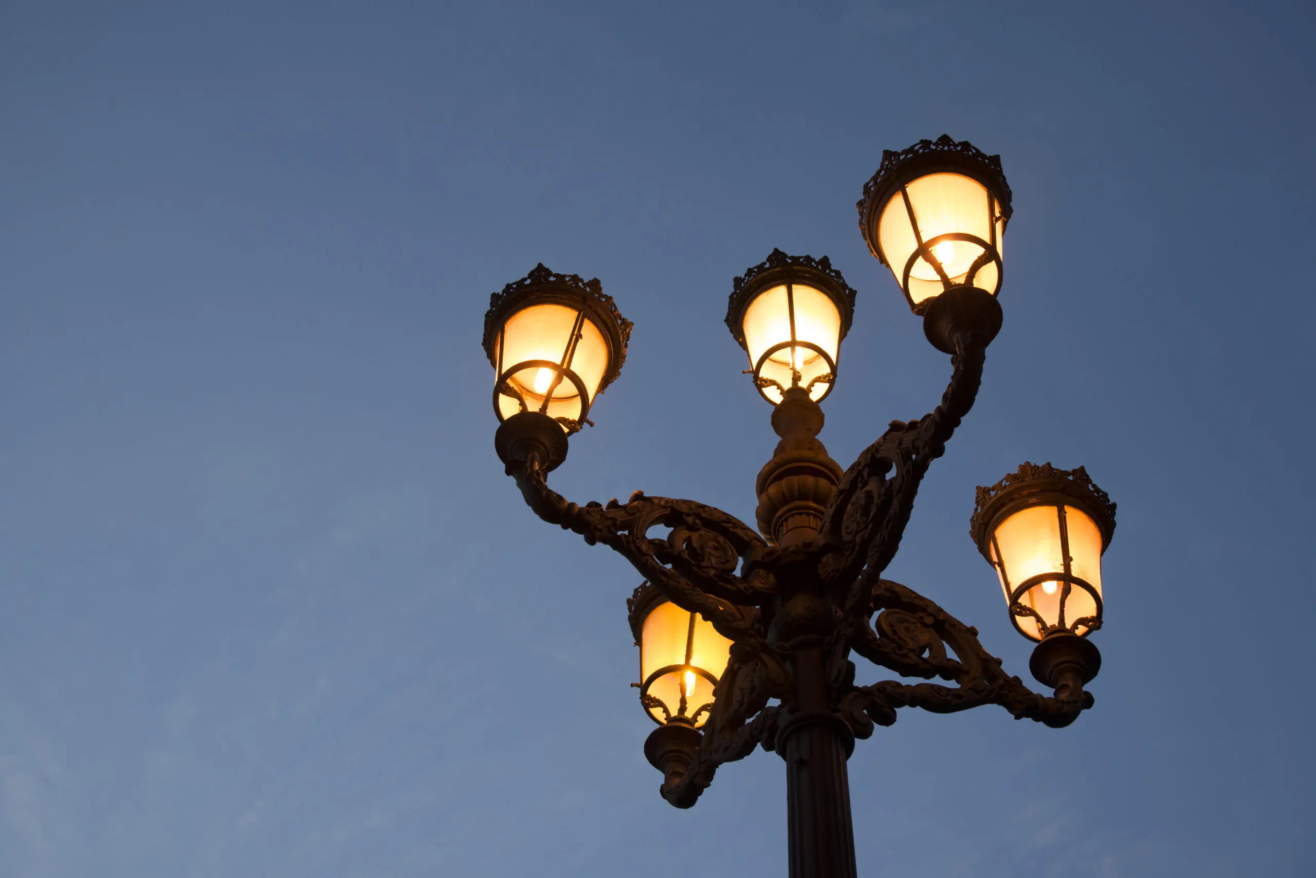 Wandbild (1186) Laterne präsentiert: Architektur,Details und Strukturen,Kreatives,Technik,Detailaufnahmen,Architekturdetails