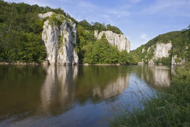  (1330) Donaudurchbruch 2 präsentiert: Gewässer, Landschaften, Wasser