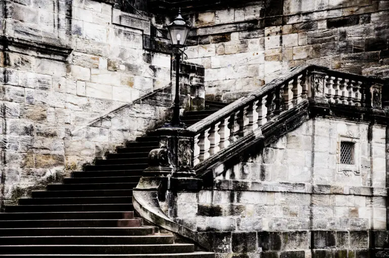  (1812) StepStone präsentiert: Architektur, Detailaufnahmen, Sonstige Architektur, Treppe