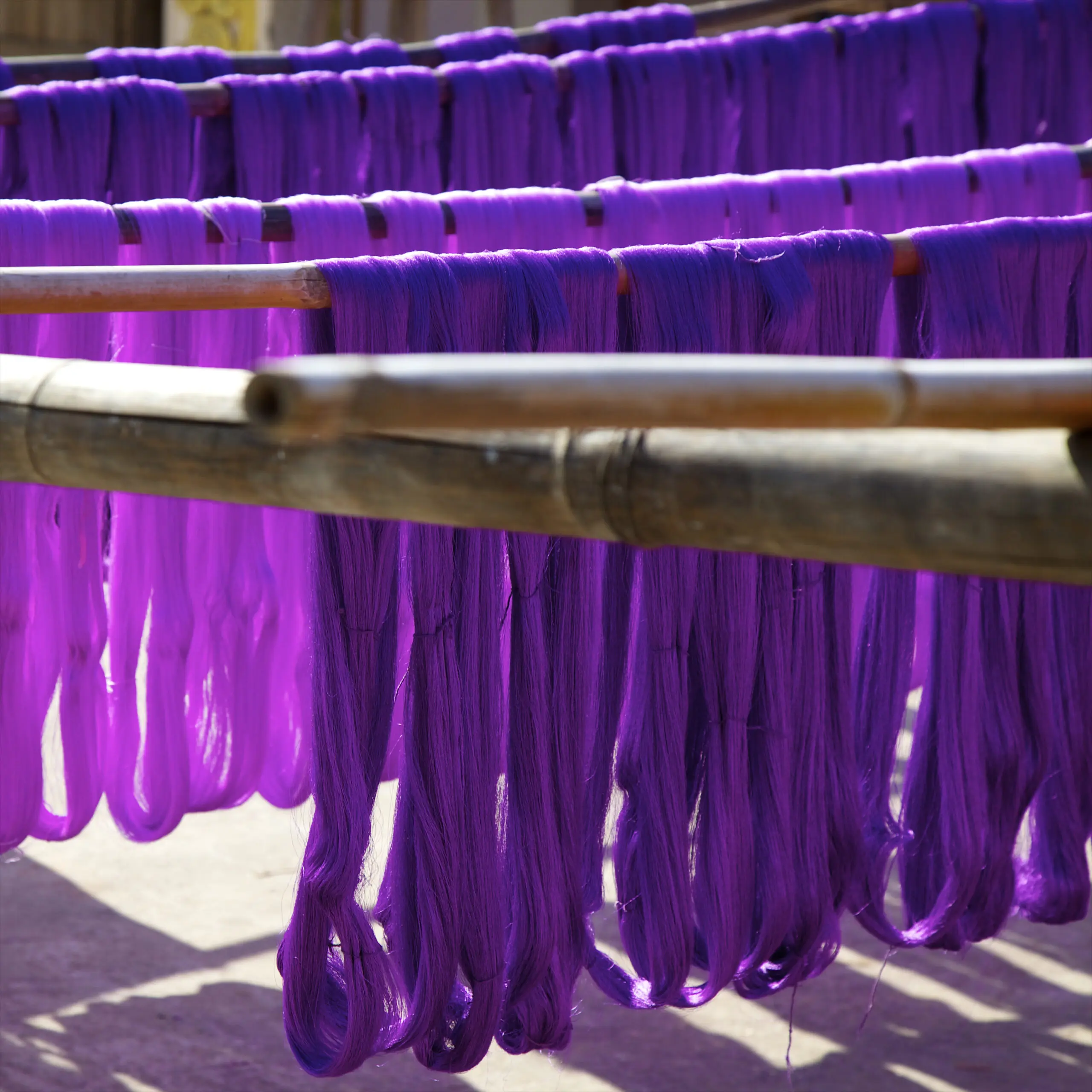 Wandbild (2383) Violet Silk präsentiert: Details und Strukturen