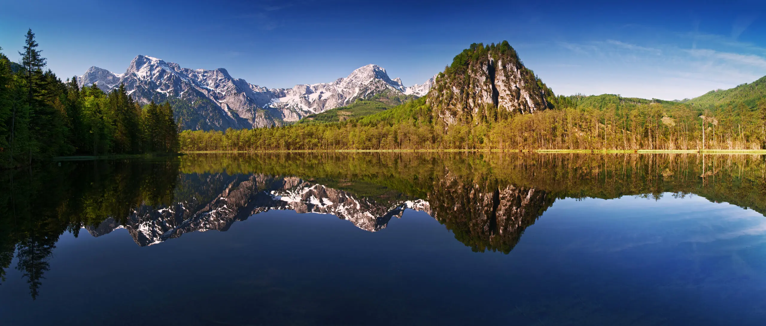 Wandbild (2683) Almsee präsentiert: Wasser,Landschaften,Berge,Gewässer,Wasserspiegelungen