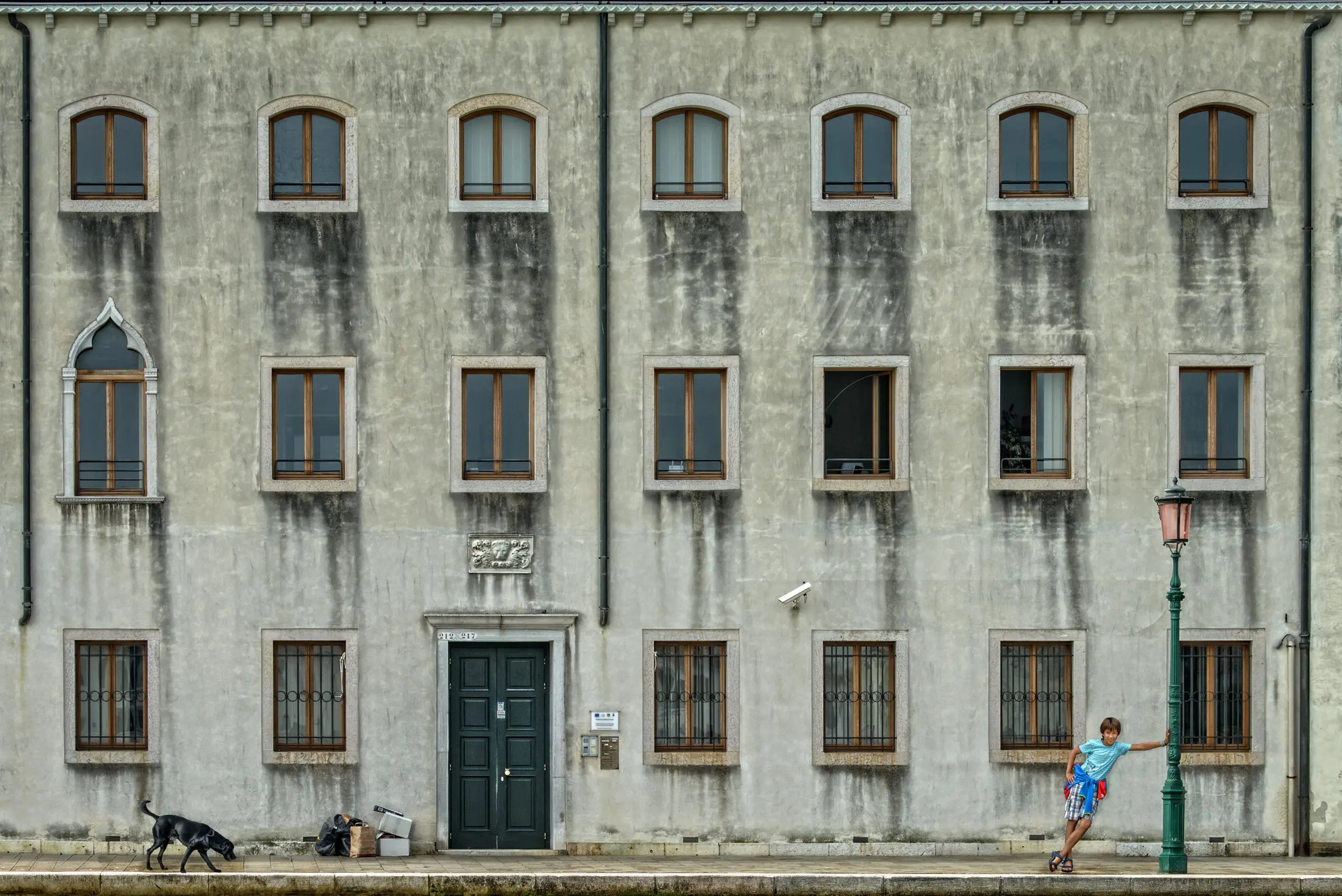  (2822) The day nothing happened präsentiert: Architektur, Detailaufnahmen, Häuser