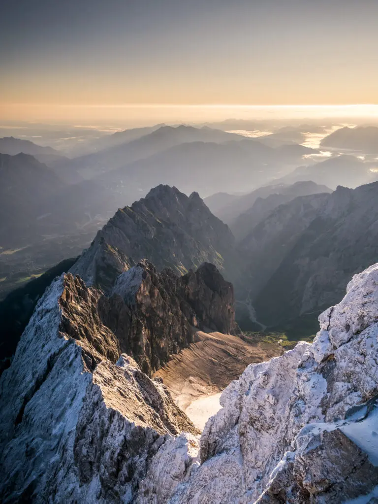  (3039) Blick über die Alpen von der Zugspitze präsentiert: Berge, Landschaften