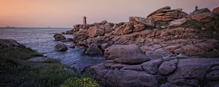 Phare du Cote Granite Rose