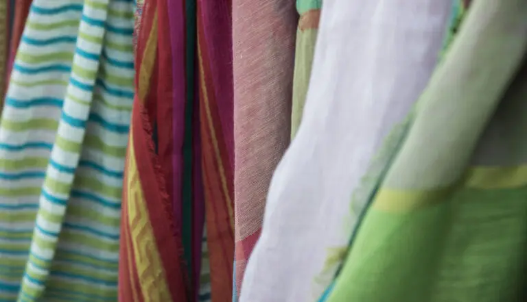  (3312) colored fabric 2 präsentiert: Details und Strukturen, Sonstige Stillleben