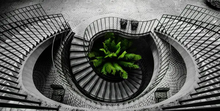  (3373) Go Green präsentiert: Architektur, Architekturdetails, Detailaufnahmen, Details und Strukturen, Treppe