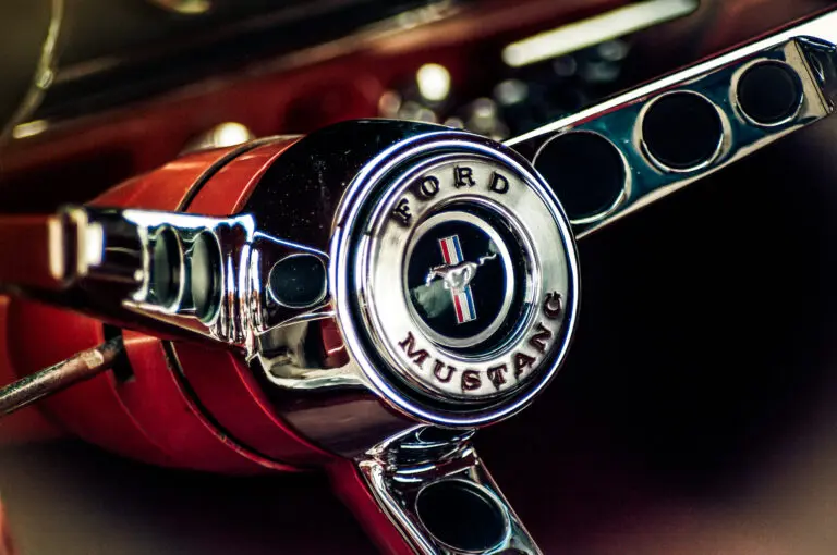  (3706) Mustang präsentiert:  