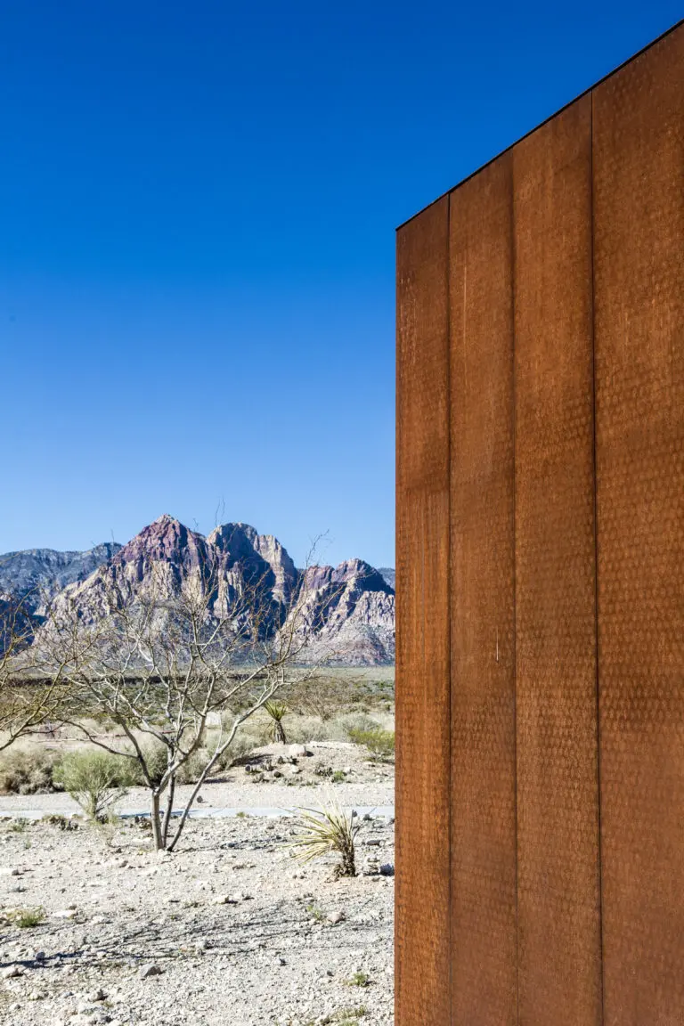 Desert gate