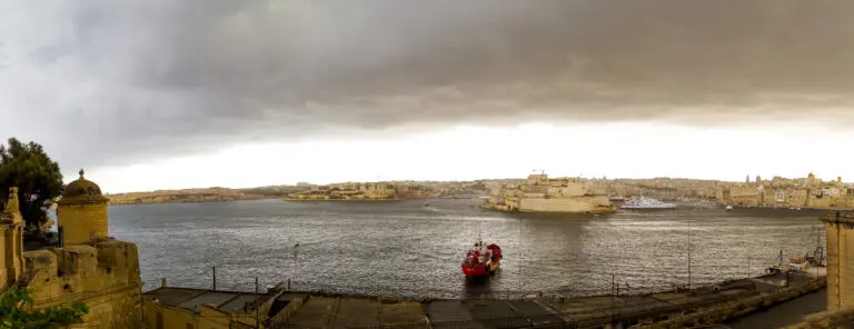  (3864) Valetta Harbour präsentiert: Gewässer, Landschaften