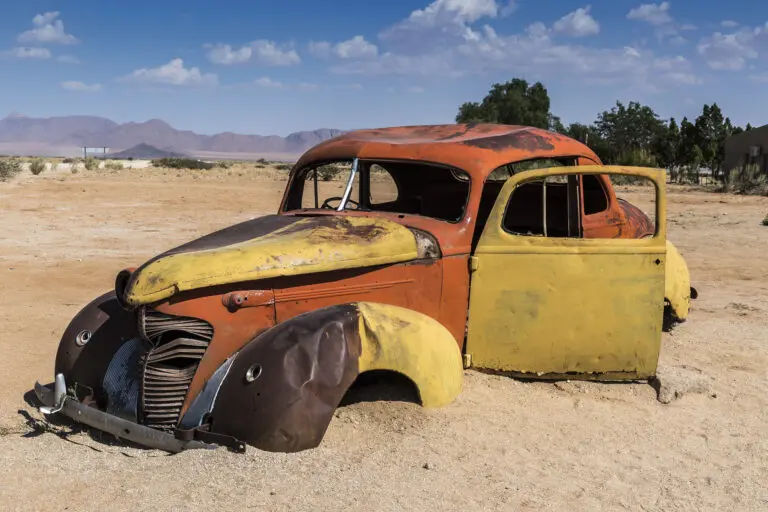  (4012) Solitäre Oldtimer präsentiert: Details und Strukturen, Kreatives, Sonstiges Kreatives, Surrealismus, Technik