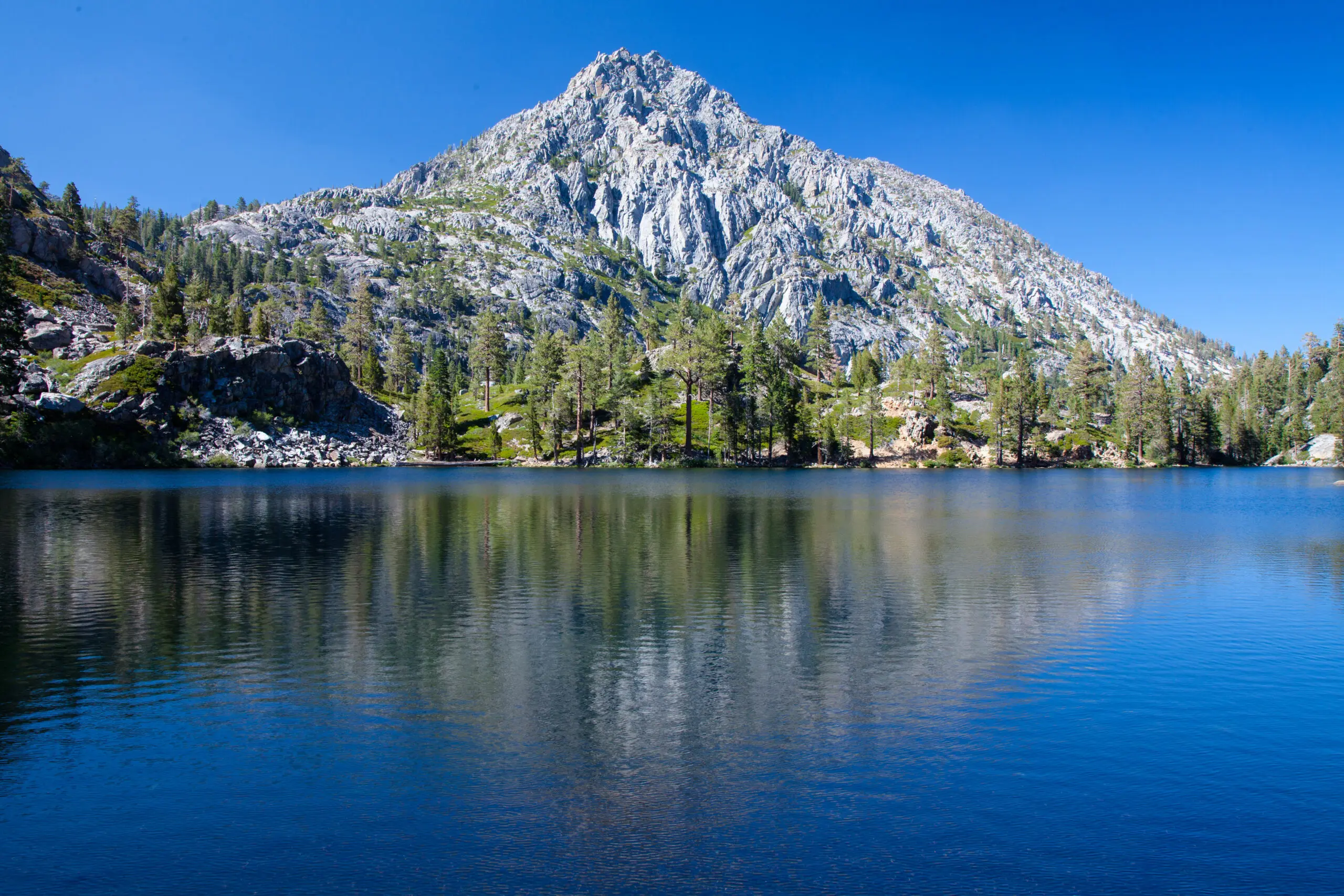 Wandbild (4184) Lake präsentiert: Wasser,Natur,Landschaften,Bäume,Wälder,Amerika,Berge,Gewässer,Seen,Wasserspiegelungen