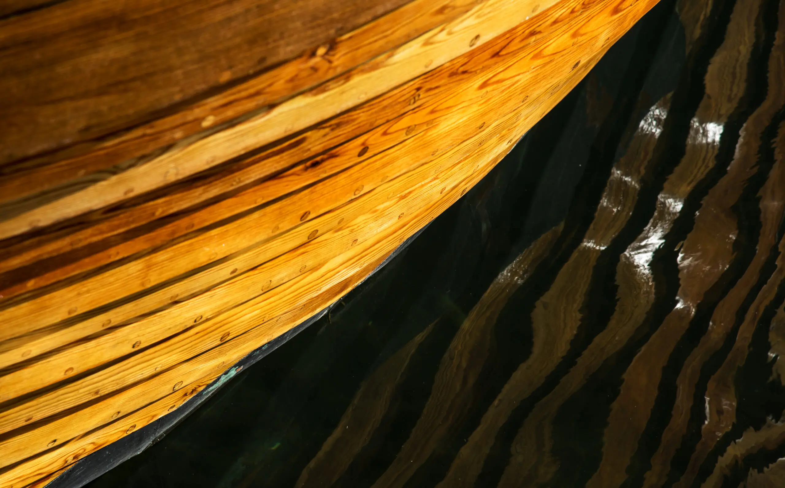 Wandbild (4298) Spiegelung präsentiert: Abstrakt,Holz