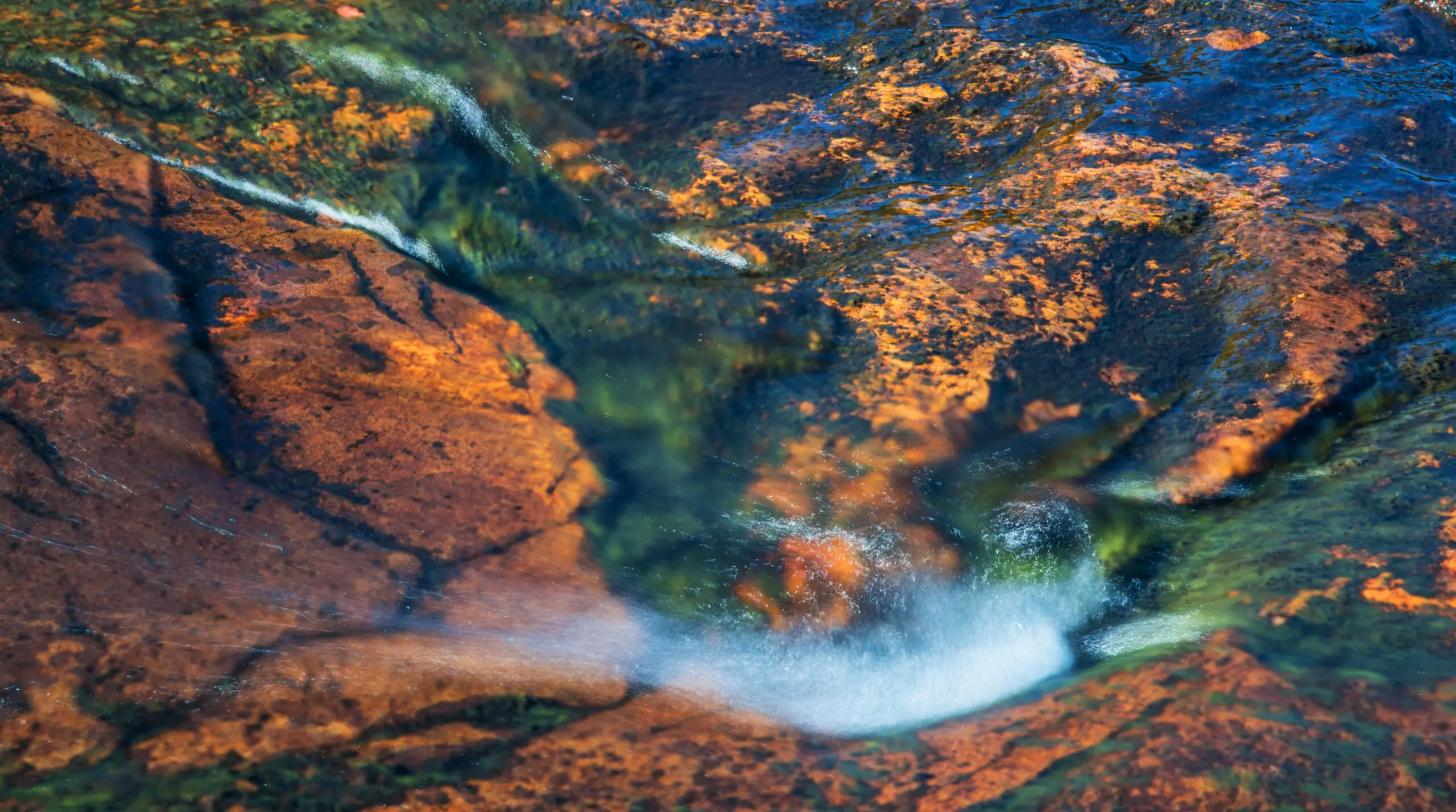 Wandbild (4306) Wasserlauf präsentiert: Aktion-Bewegung,Wasser,Sonstige Naturdetails