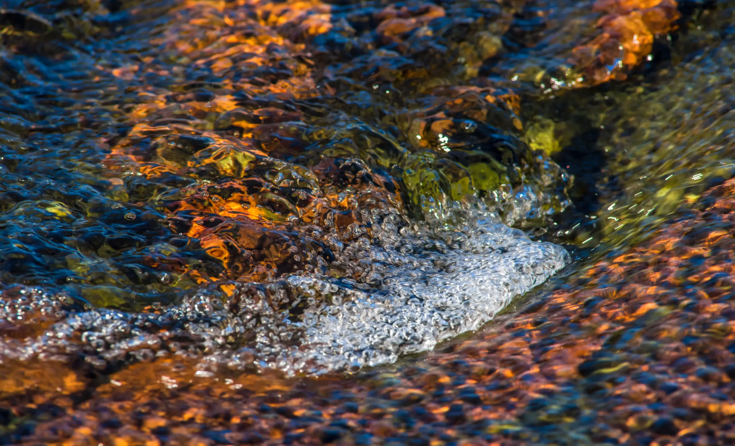 Wandbild (4309) Wasserlauf präsentiert: Wasser,Details und Strukturen,Natur,Wasserfälle,Sonstige Naturdetails