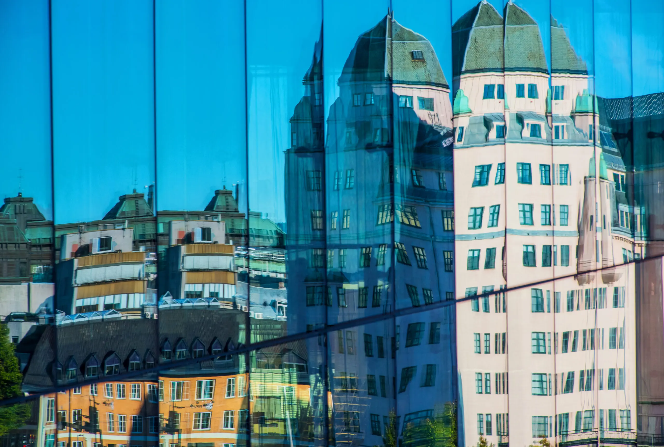 Wandbild (4318) Spiegelung präsentiert: Architektur,Detailaufnahmen