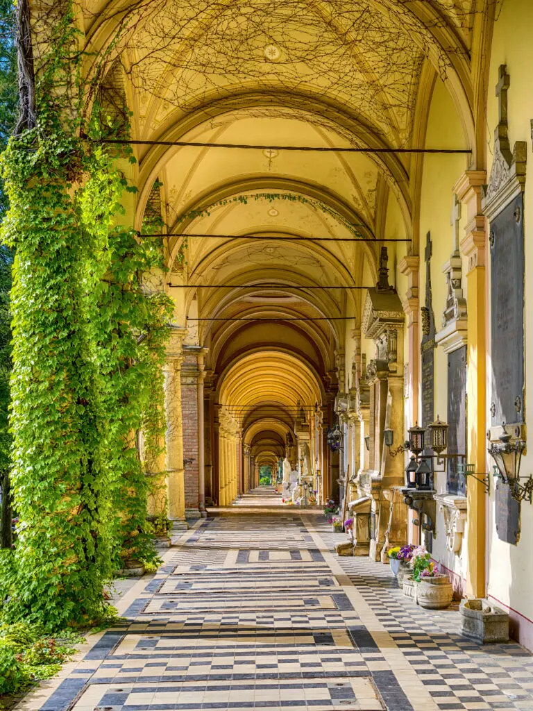  (4683) Kremer Susanne – Mirogoj Friedhof Zagreb präsentiert: Architektur, Architekturdetails, Details und Strukturen, Häuser, Kreatives, Sehenswürdigkeiten, Sonstige Architektur, Sonstiges Kreatives