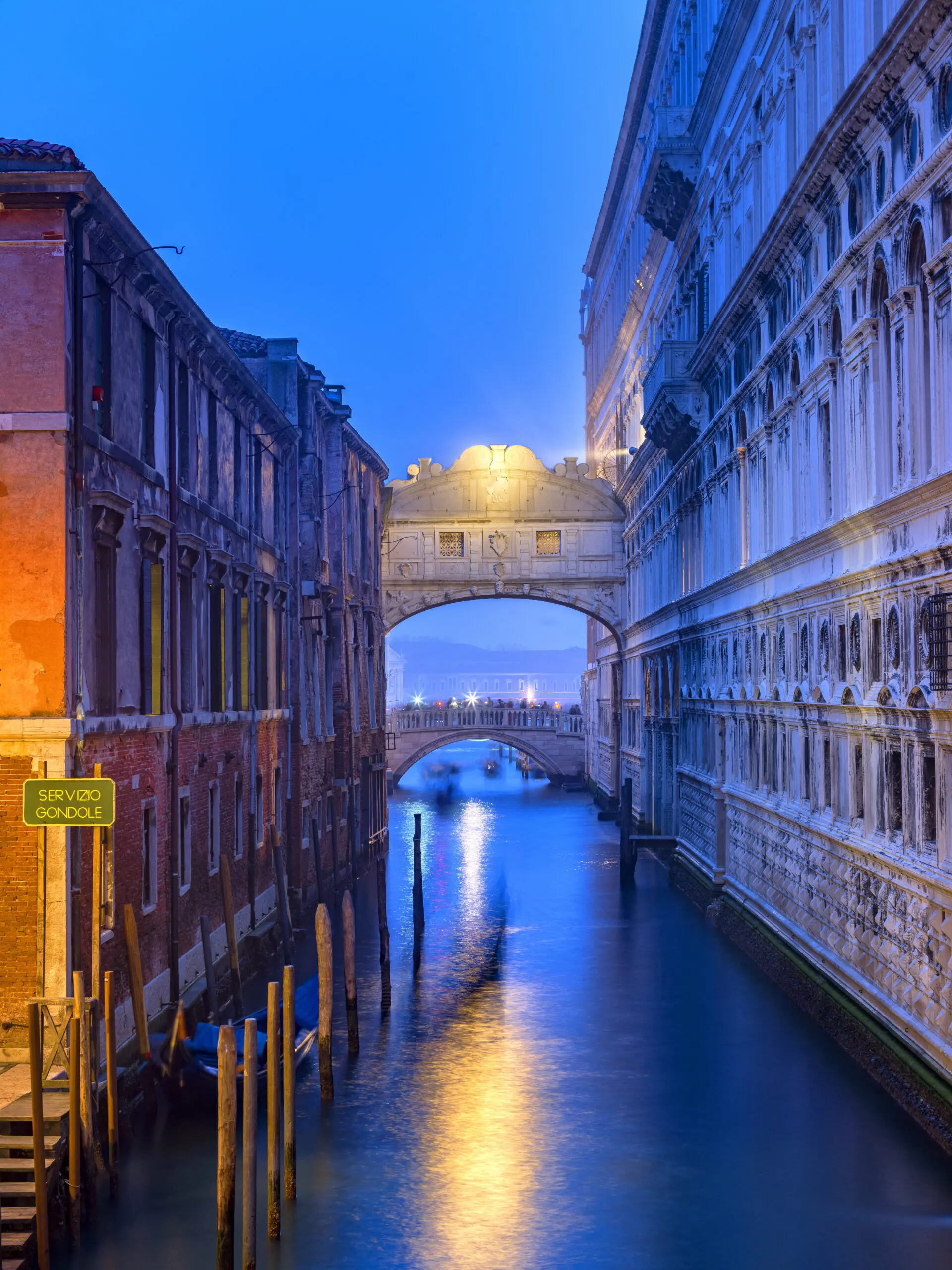 Wandbild (4653) Kremer Susanne – Seufzerbrücke präsentiert: Architektur,Details und Strukturen,Wasser,Brücke,Häuser,Sehenswürdigkeiten,Sonstige Architektur,Treppe,Bäche und Flüsse,Meere,Wasserspiegelungen