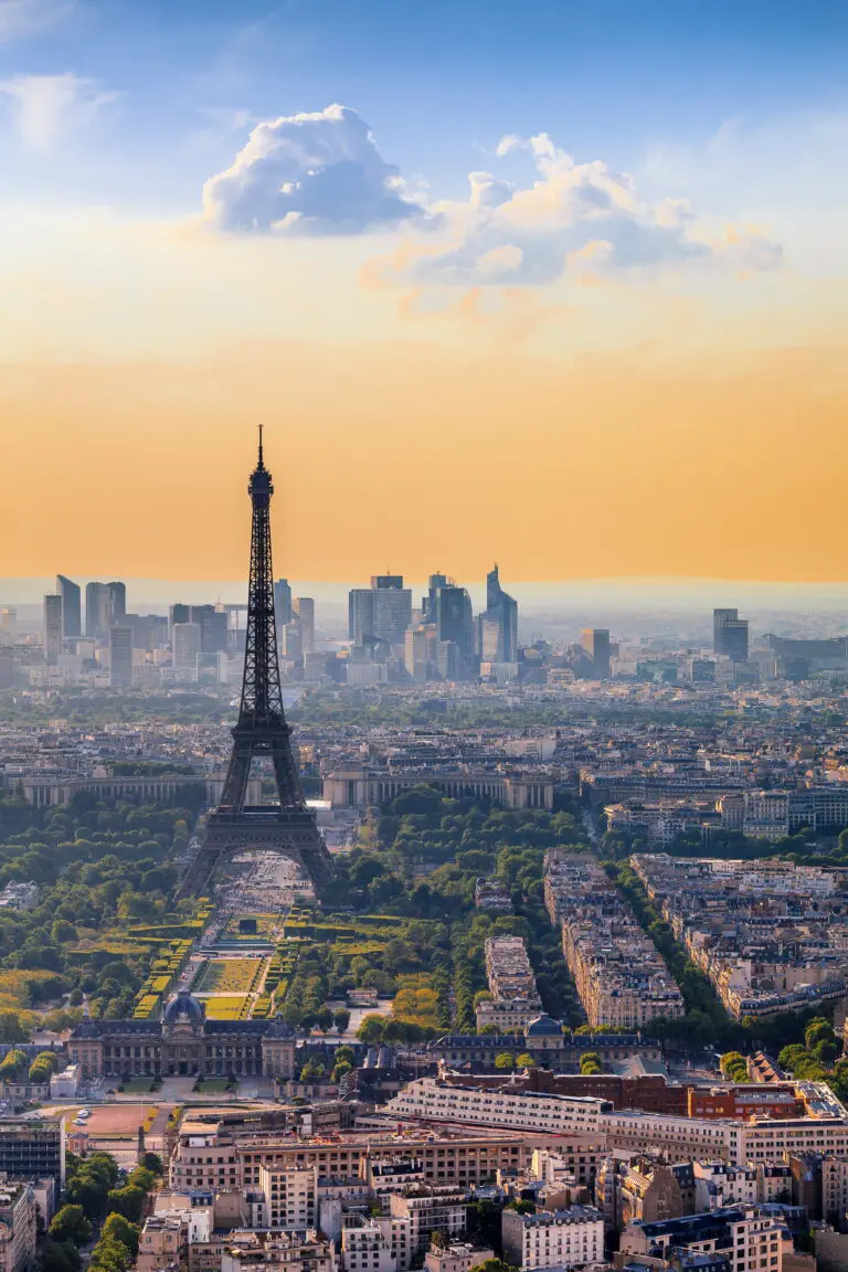  (4628) Bartuccio A. – Paris präsentiert: Architektur, Landschaften, Luftaufnahmen, Sehenswürdigkeiten, Skylines, Sonstige Architektur