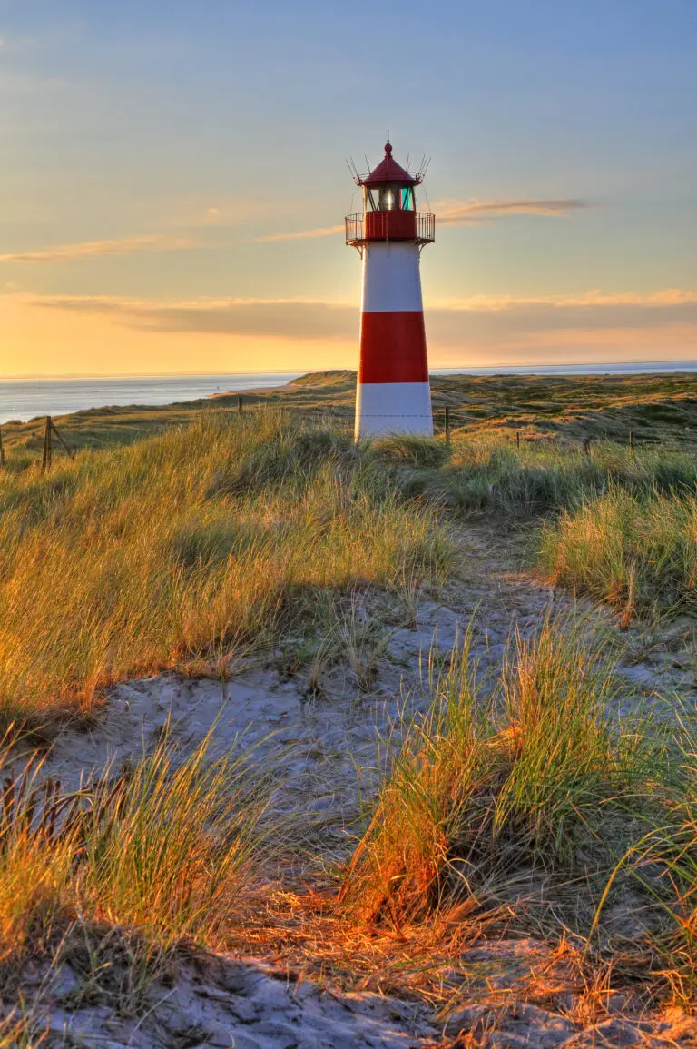  (4578) Gräfenhain – Leuchtturm am Ellenbogen präsentiert: Architektur, Gewässer, Häuser, Herbst, Landschaften, Leuchttürme, Natur, Sehenswürdigkeiten, Sommer, Strände, Wege