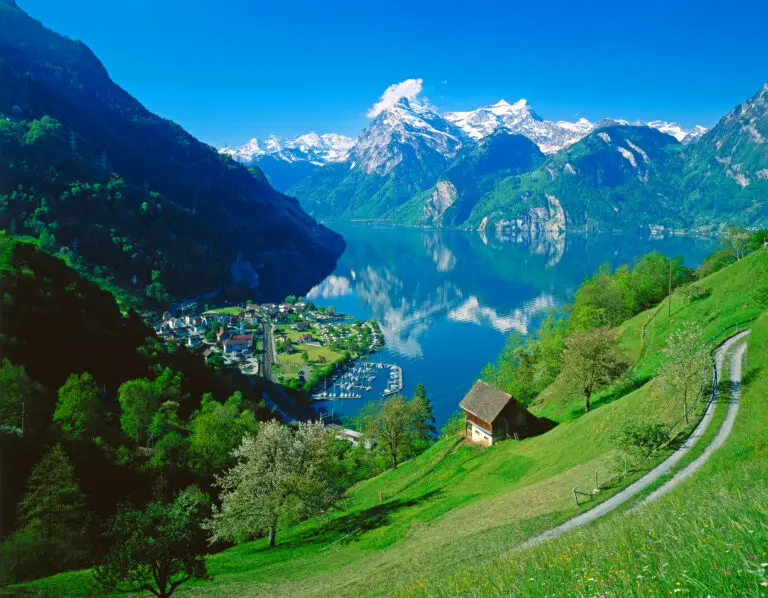  (4559) Grafenhain – Blick auf den See präsentiert: Architektur, Bäume, Berge, Blumen und Blüten, Frühling, Häuser, Landschaften, Luftaufnahmen, Natur, Seen, Sehenswürdigkeiten, Sonstige Architektur, Wasser, Wasserspiegelungen