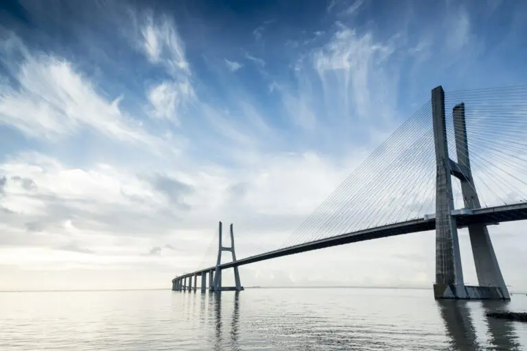  (4545) Moiola Roberto – Brücke Ponte Vasco da Gam präsentiert: Architektur, Brücke, Meere, Natur, Sehenswürdigkeiten, Technik, Wasser, Wasserspiegelungen