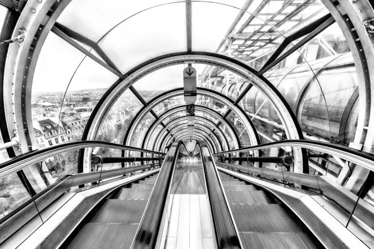  (4490) Rolltreppe-Kremer Susanne 1 präsentiert:  