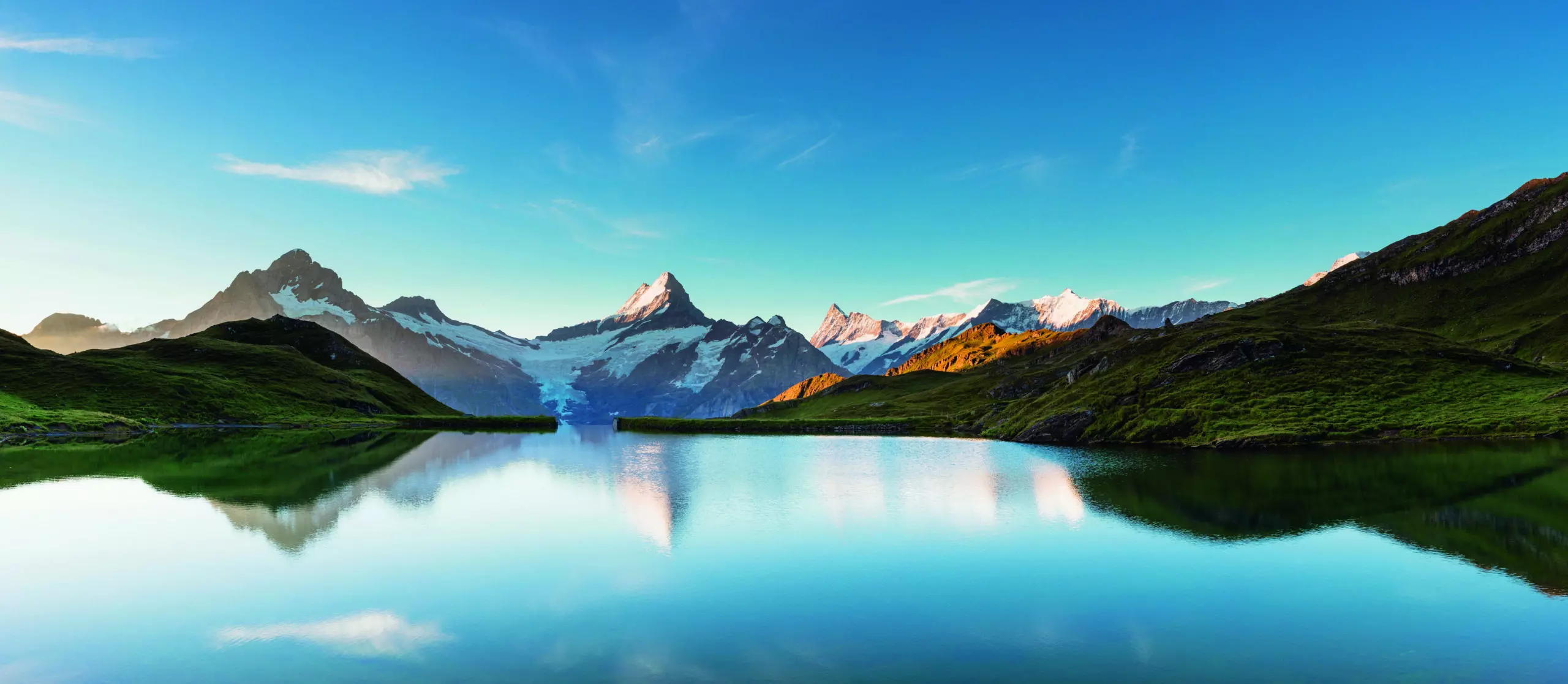 Wandbild (4849) Frank Lukasseck – Bachalpsee präsentiert: Wasser,Natur,Landschaften,Schnee und Eis,Berge,Gewässer,Seen,Wasserspiegelungen