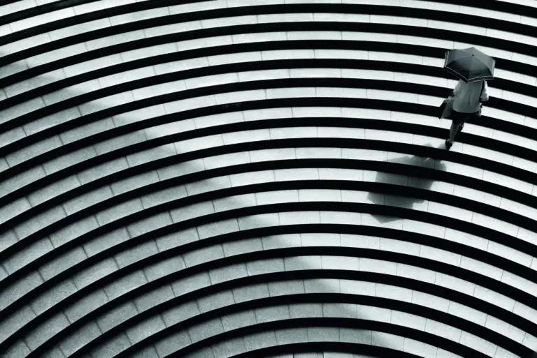  (5083) sector by Hiroharu Matsumoto präsentiert: Abstrakt, Architektur, Architekturdetails, Details und Strukturen, Frauen, Humor, Kreatives, Menschen, Sonstige Architektur, Treppe