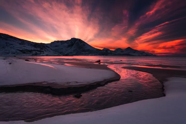  (5146) Golden Sunset by Jaroslav Zakravsky präsentiert: Bäche und Flüsse, Landschaften, Meere, Natur, Schnee und Eis, Seen, Strände, Wasser, Winter