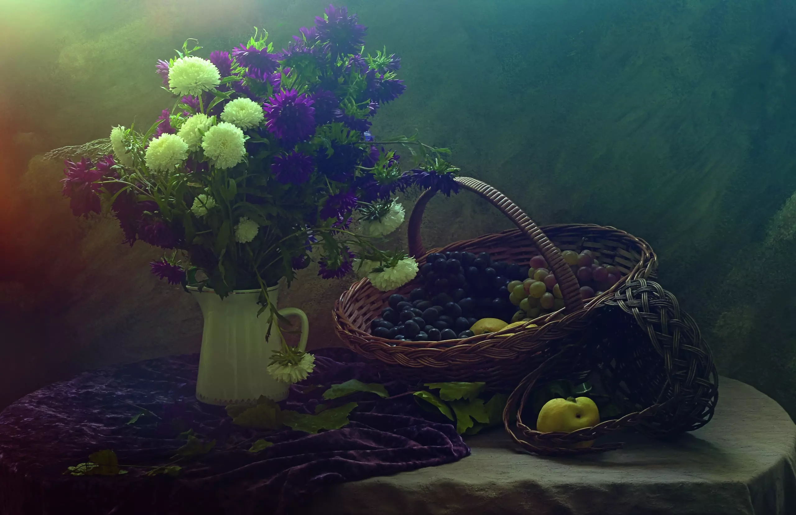 Wandbild (5233) Still life with flowers and grapes by Ustina Green präsentiert: Stillleben,Kreatives,Essen und Getränke,Sonstige Stillleben,Sonstiges Kreatives