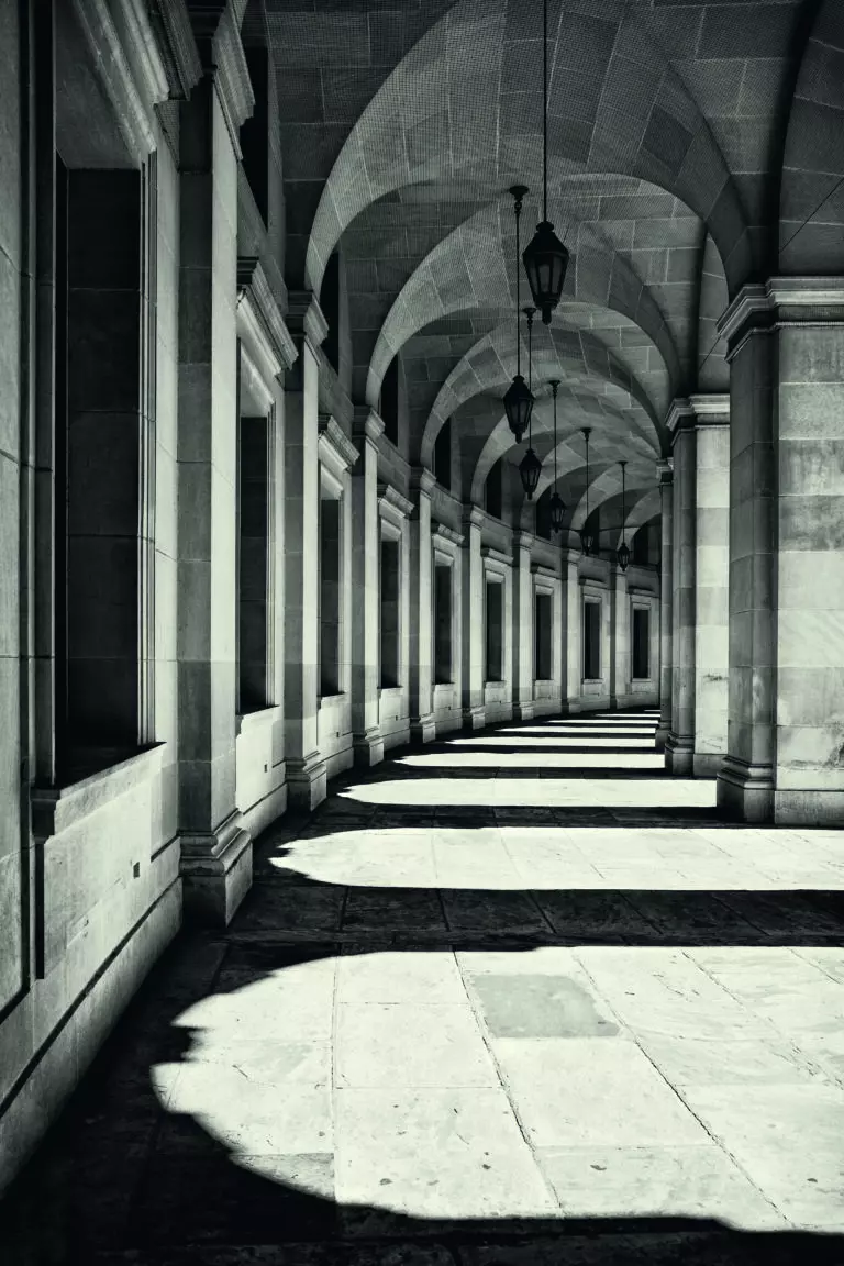  (5248) Curved Corridor by Louise Wolbers präsentiert: Architektur, Architekturdetails, Details und Strukturen, Häuser, Sehenswürdigkeiten, Sonstige Architektur