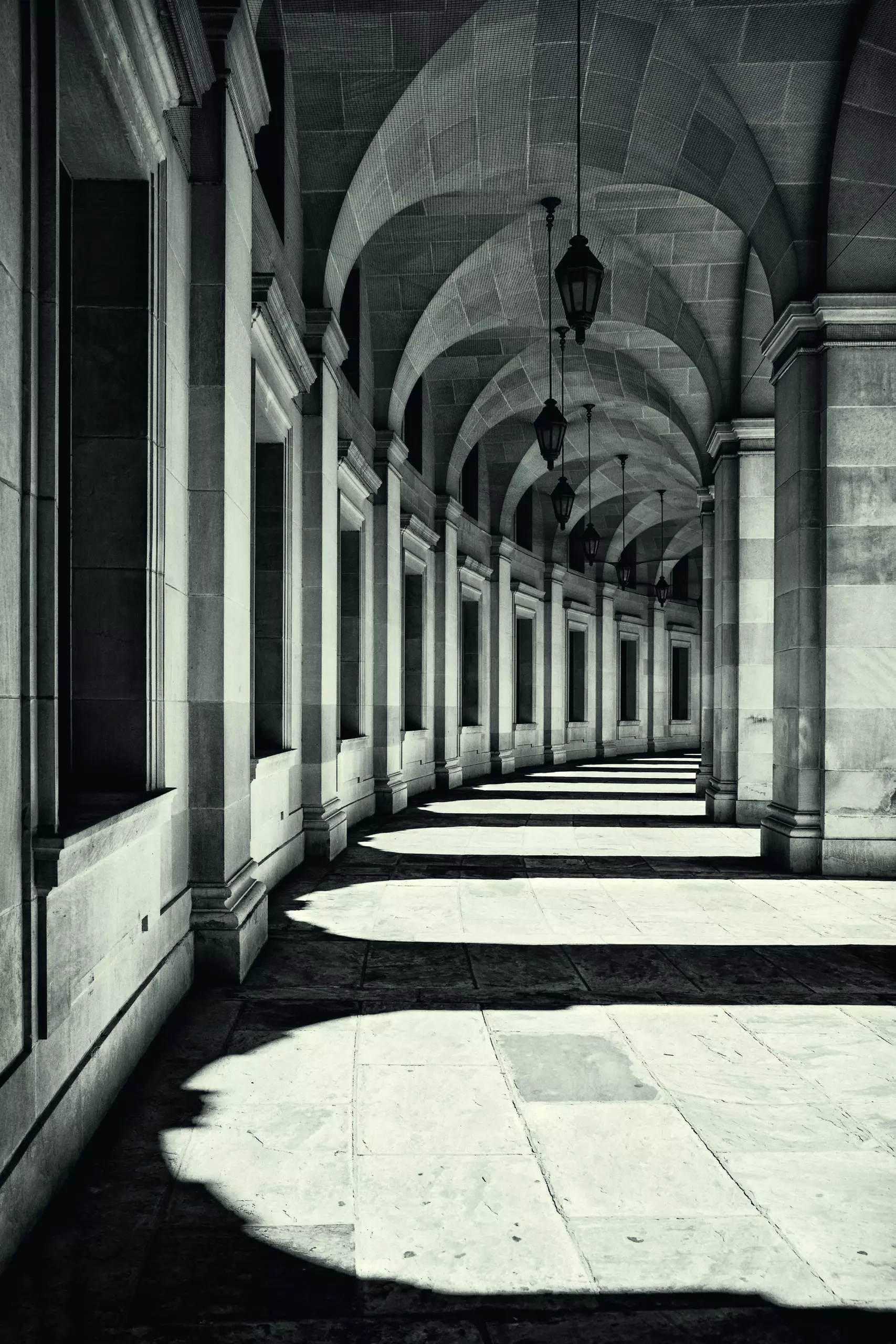 Wandbild (5248) Curved Corridor by Louise Wolbers präsentiert: Details und Strukturen,Architektur,Häuser,Sonstige Architektur,Sehenswürdigkeiten,Architekturdetails