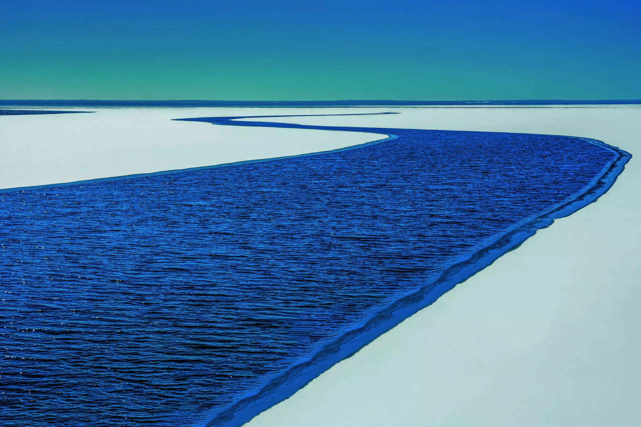 Wandbild (5273) River on the Lake by Mark Goodman präsentiert: Wasser,Kreatives,Abstrakt,Natur,Landschaften,Sommer,Strände,Gewässer,Bäche und Flüsse,Meere