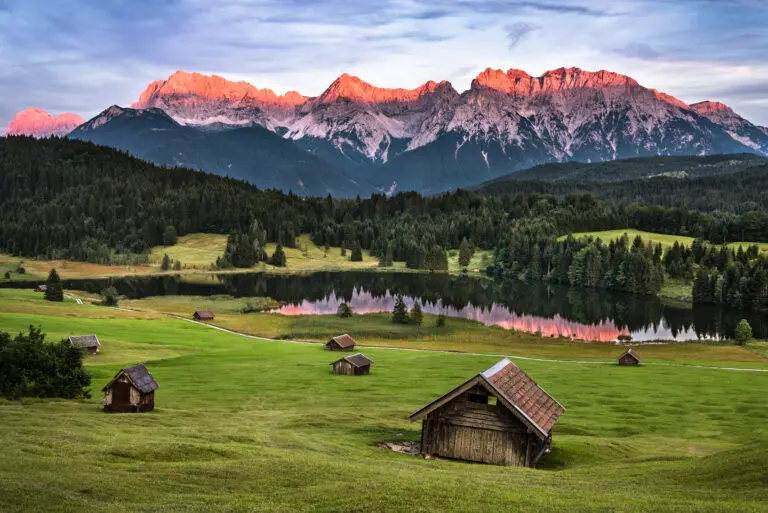 Geroldsee mit Blick auf das Karwendel-Gebirge