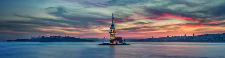  (5363) Maiden Tower by Rilind Hoxha präsentiert: Architektur, Asien, Gewässer, Häuser, Landschaften, Meere, Natur, Sehenswürdigkeiten, Skylines, Sonstige Architektur, Wasser, Wasserspiegelungen