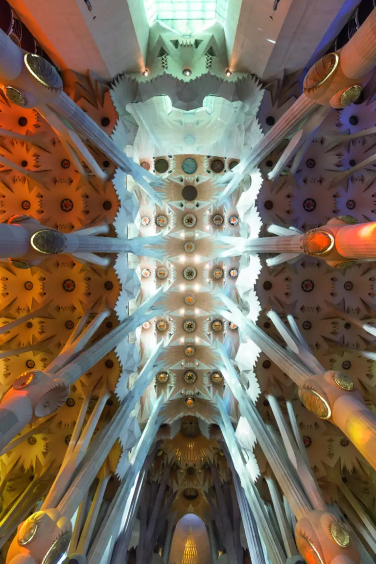  (5427) Sagrada Familia by Natalino Russo/HUBER IMAGES präsentiert: Architektur, Architekturdetails, Details und Strukturen, Kreatives, Sehenswürdigkeiten, Sonstige Architektur, Sonstiges Kreatives