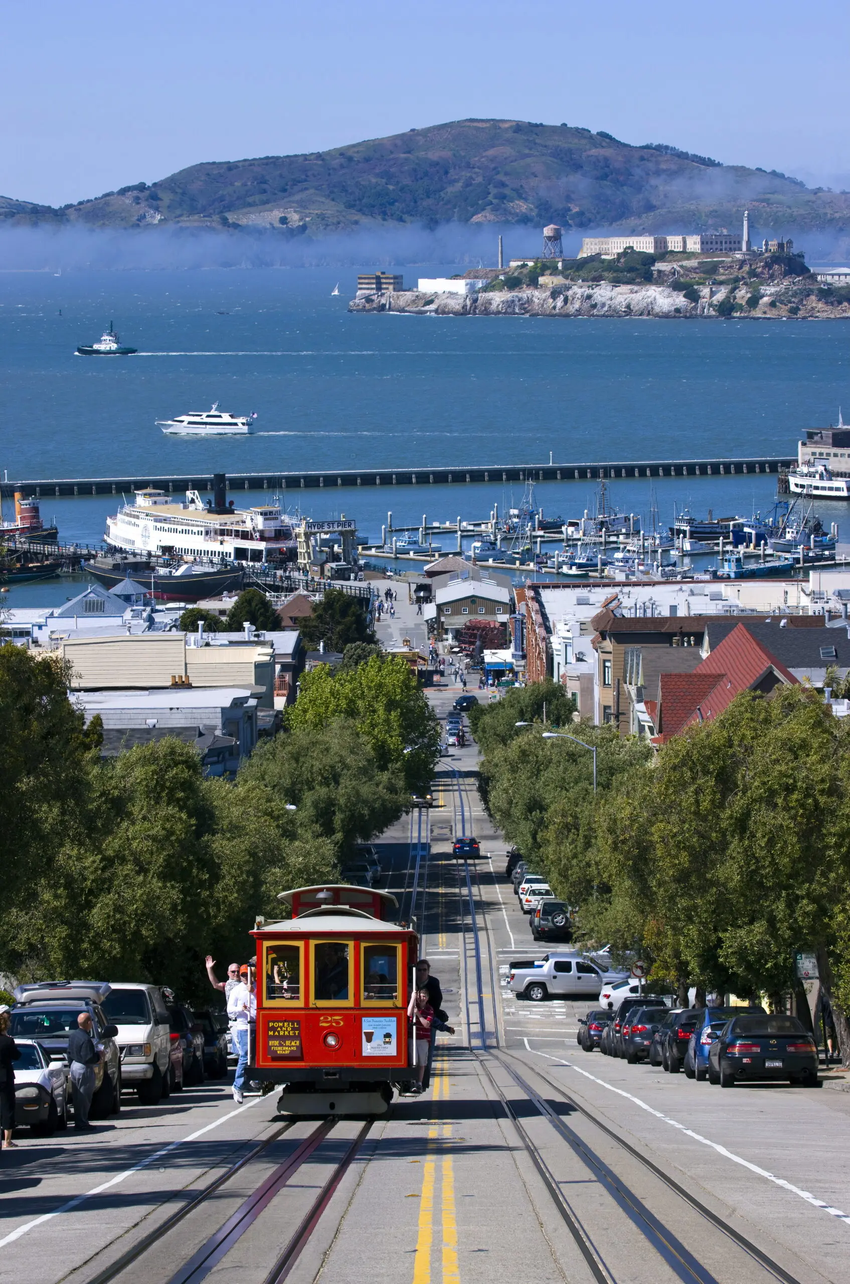 Wandbild (5525) Cable car by H.P.Huber/Huber IMages präsentiert: Aktion-Bewegung,Menschen,Technik,Wasser,Architektur,Häuser,Skylines,Sonstige Architektur,Sehenswürdigkeiten,Brücke,Menschengruppen,Eisenbahn,Maschinen,SonstigeTechnik,Meere