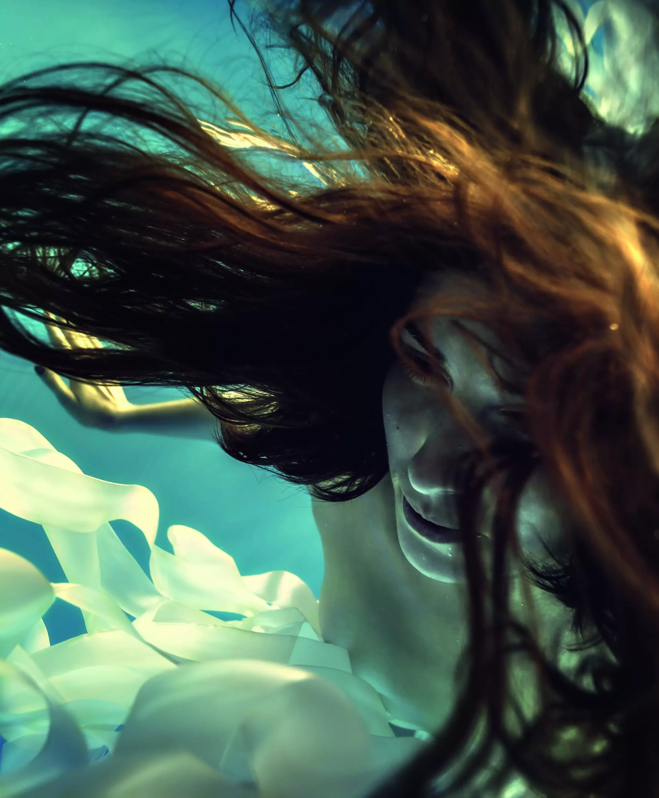 Wandbild (5583) Ease by Dmitry Laudin,1x.com präsentiert: Aktion-Bewegung,Menschen,Wasser,Kreatives,Details und Strukturen,Frauen,Portraits,Tauchen,Unterwasser,Sonstiges Kreatives