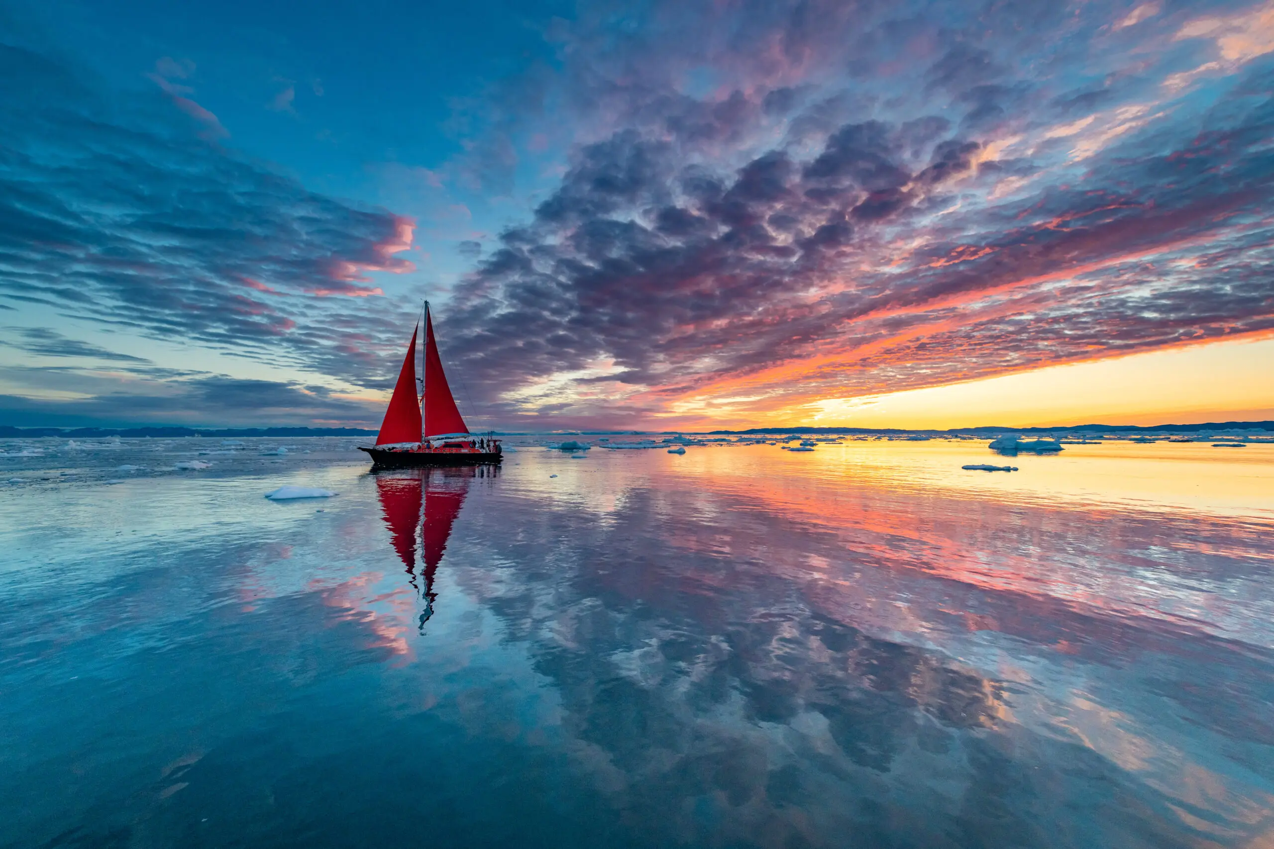 Greenland fire sky von Marc Pelissier