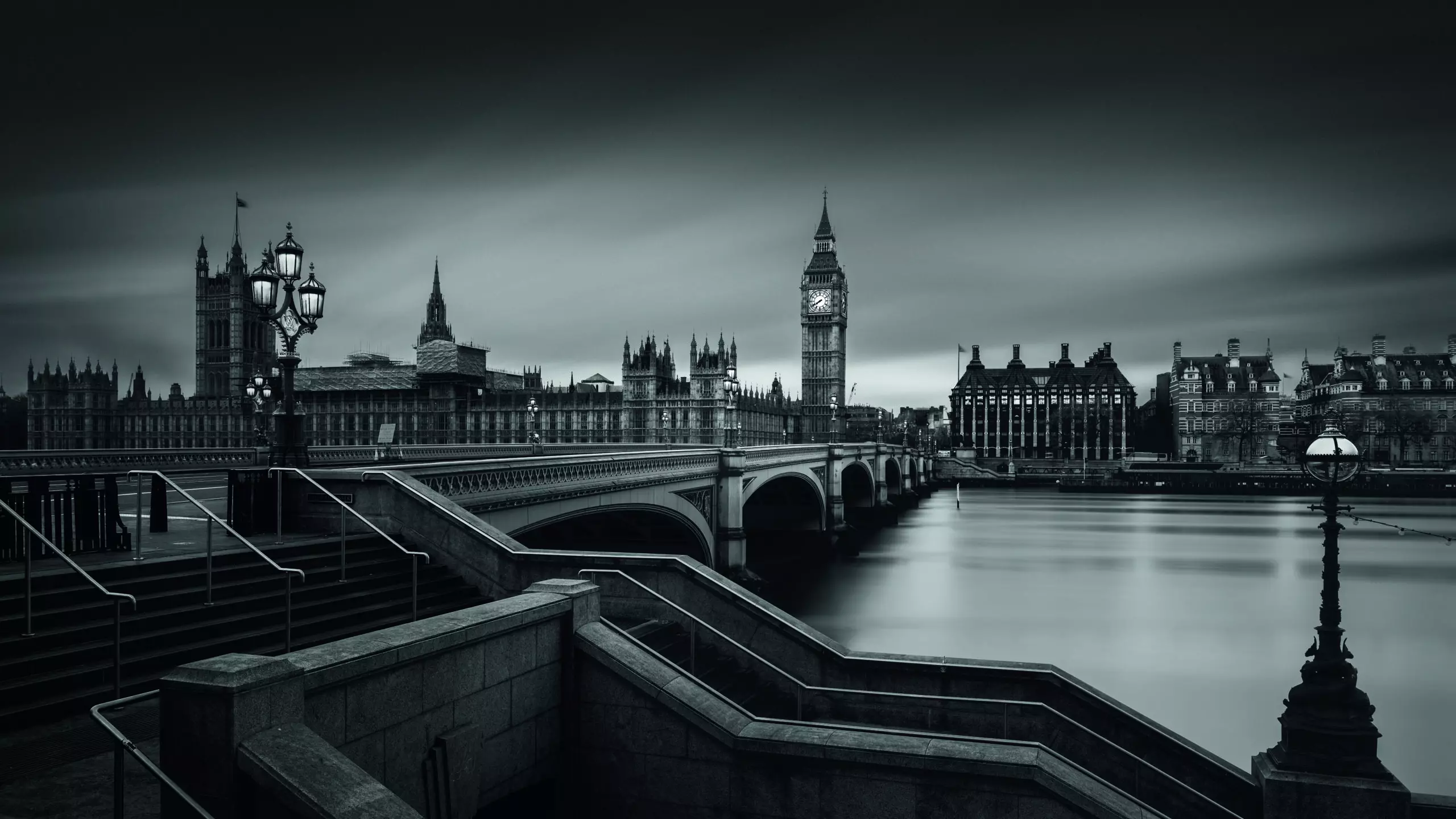 Westminster Bridge by Oscar Lopez, 1x.com