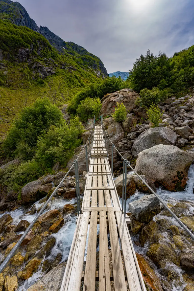  (6214) Follow me to the elves by Judith Grote präsentiert: Wasser, Architektur, Bäche und Flüsse, Bäume, Brücke, Details und Strukturen, Holz, Natur