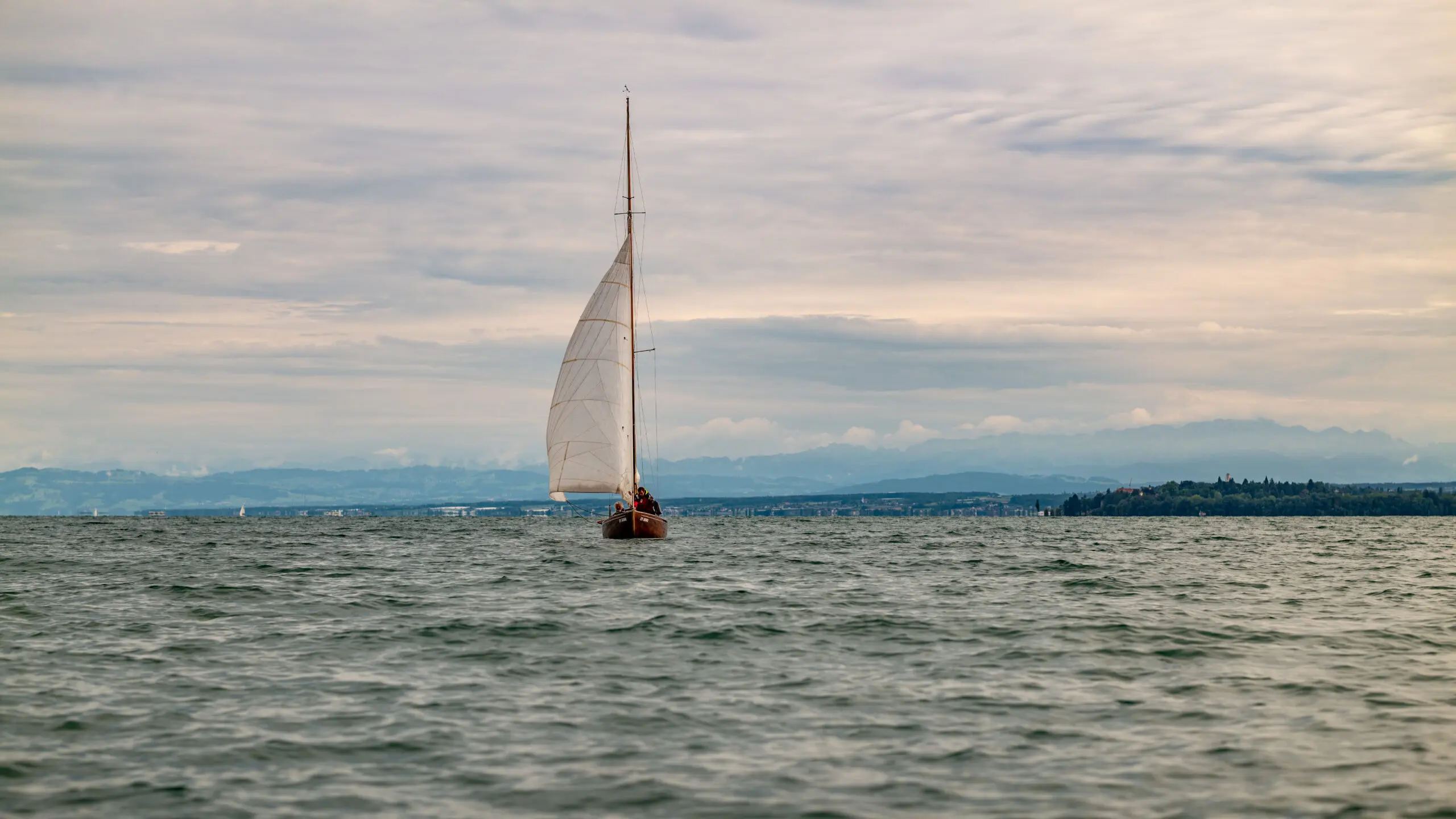 Wandbild (6192) Lonely Sailor präsentiert: Landschaften,Sommer,Berge,Gewässer