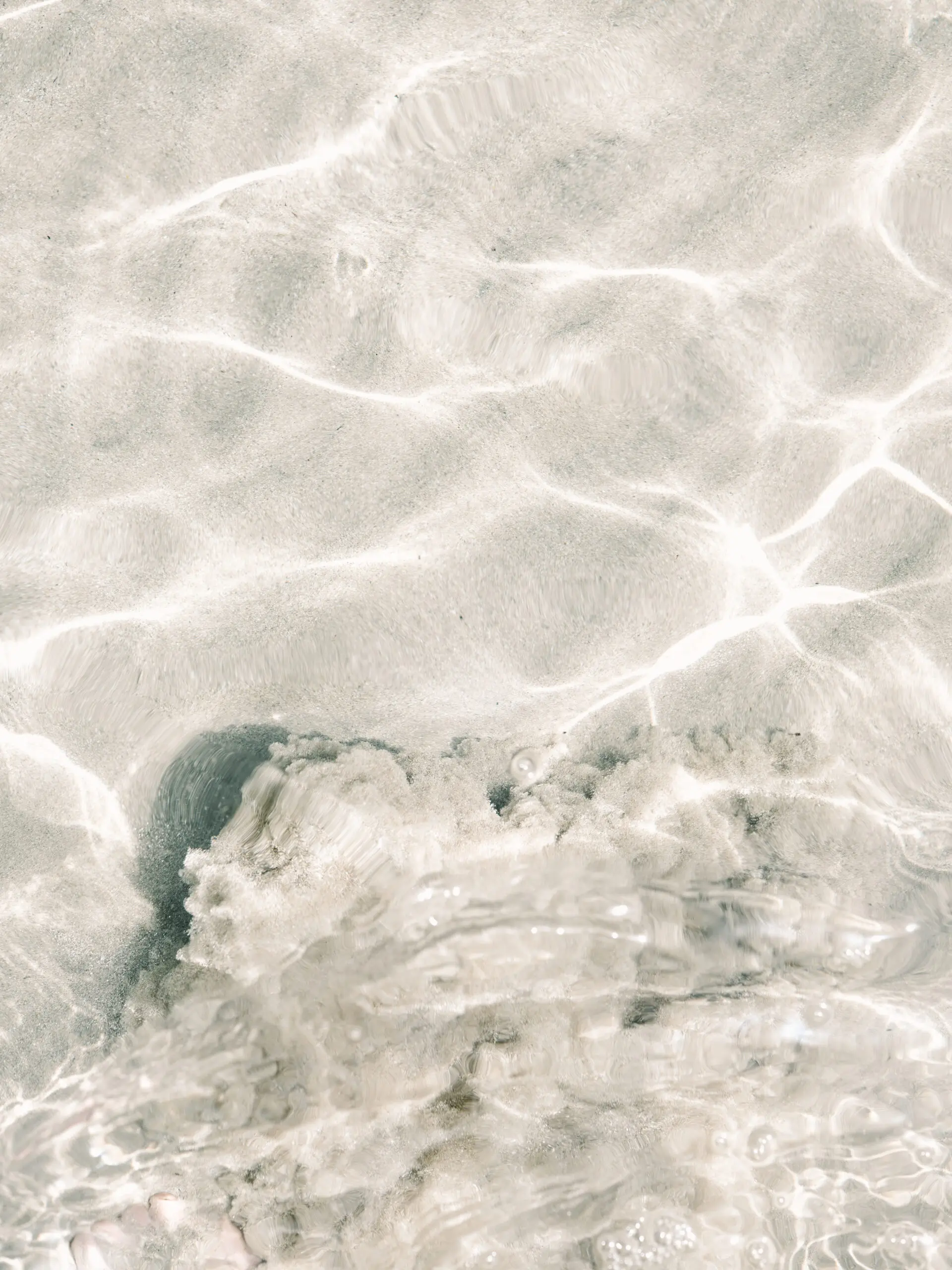 Wandbild (26234) The Ostuni Water | Italy Travel Photography by Raisa Zwart präsentiert: Wasser,Abstrakt