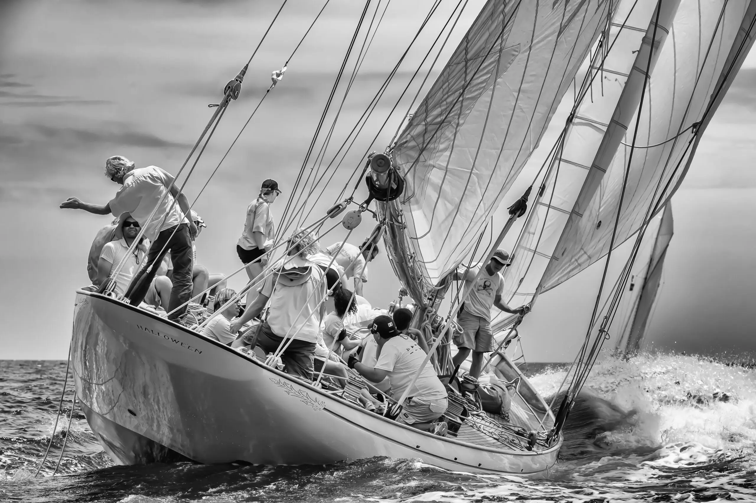Wandbild (27074) So you see we’ll move that way ! by Marc Pelissier präsentiert: Aktion-Bewegung,Menschen,Wasser,Natur,M&auml;nner,Aktion pur,Wassersport,Meere