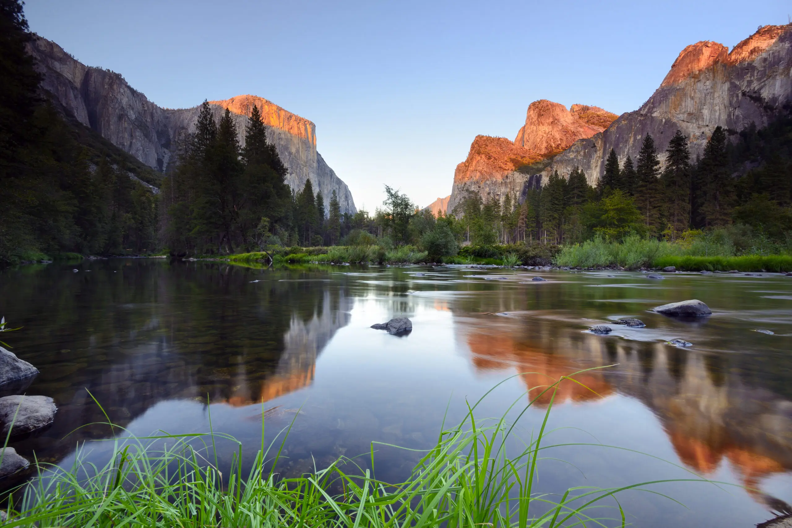 Wandbild (30313) El Capitain and Yosemite Valley by Francesco Carovillano/HUBER IMAGES präsentiert: Wasser,Natur,Landschaften,B&auml;ume,Parkanlagen und G&auml;rten,Sommer,W&auml;lder,Amerika,Berge,Gew&auml;sser,B&auml;che und Fl&uuml;sse,Seen,Wasserspiegelungen